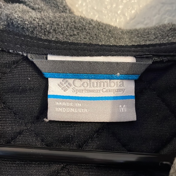 Columbia Asymmetrical Fleece jacket. - Picture 2 of 3